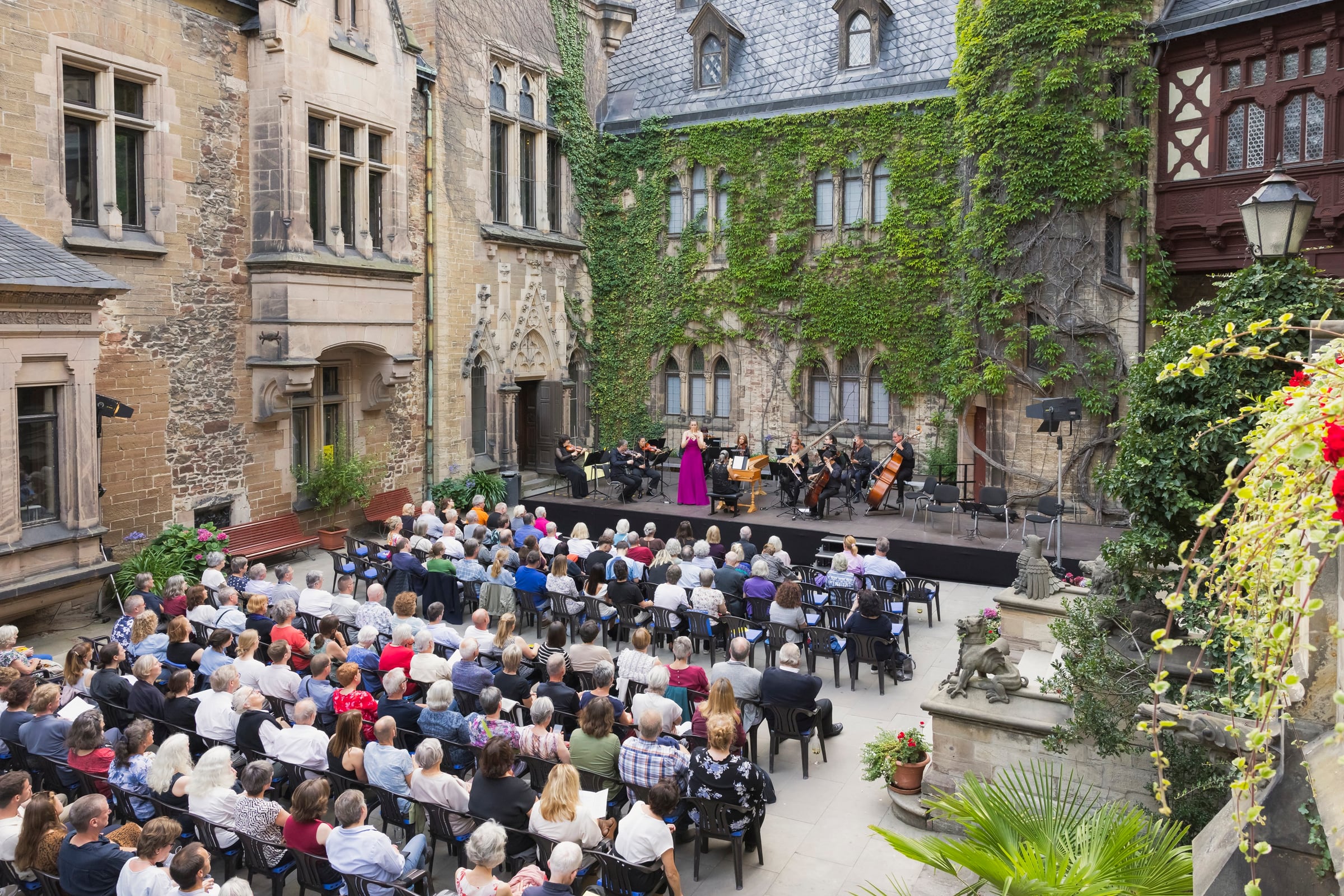 Orchesterkonzert im Schlosshof von Wernigerode während der sommerlichen Schlossfestspiele